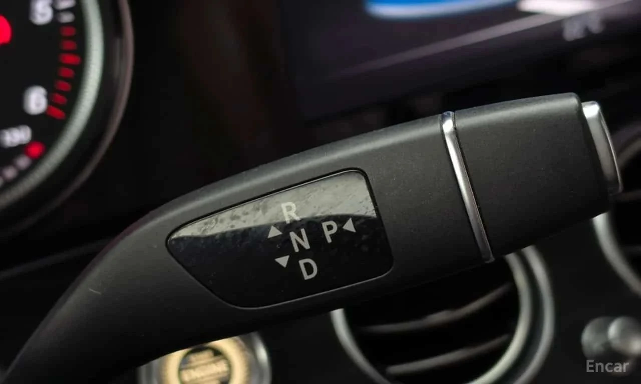 Mercedes-Benz E 220, снимка 9 - Автомобили и джипове - 56689563