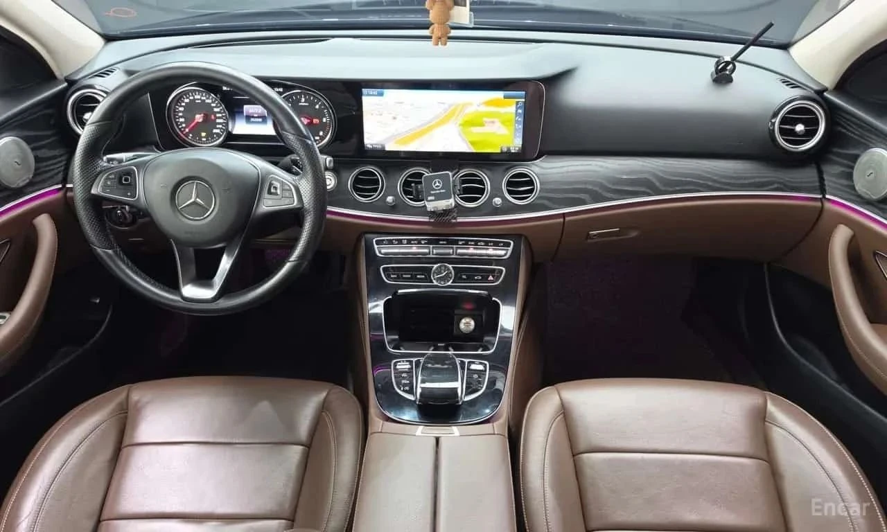 Mercedes-Benz E 220, снимка 7 - Автомобили и джипове - 56689563