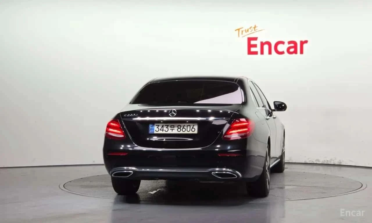 Mercedes-Benz E 220, снимка 4 - Автомобили и джипове - 56689563