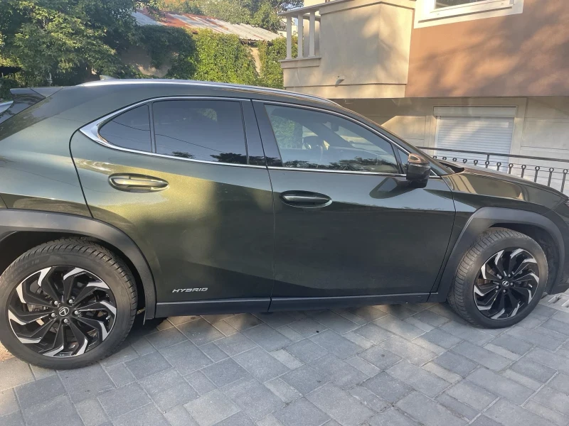 Lexus UX 250h* 100 000km* ГАРАНЦИЯ* , снимка 3 - Автомобили и джипове - 48228639