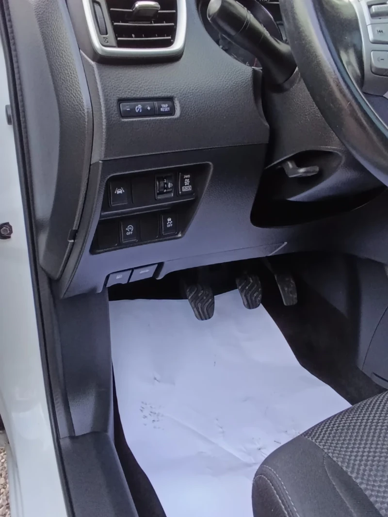 Nissan Qashqai 1.6dCi/4x4/Panorama/360cam/EVRO6/, снимка 11 - Автомобили и джипове - 52392359