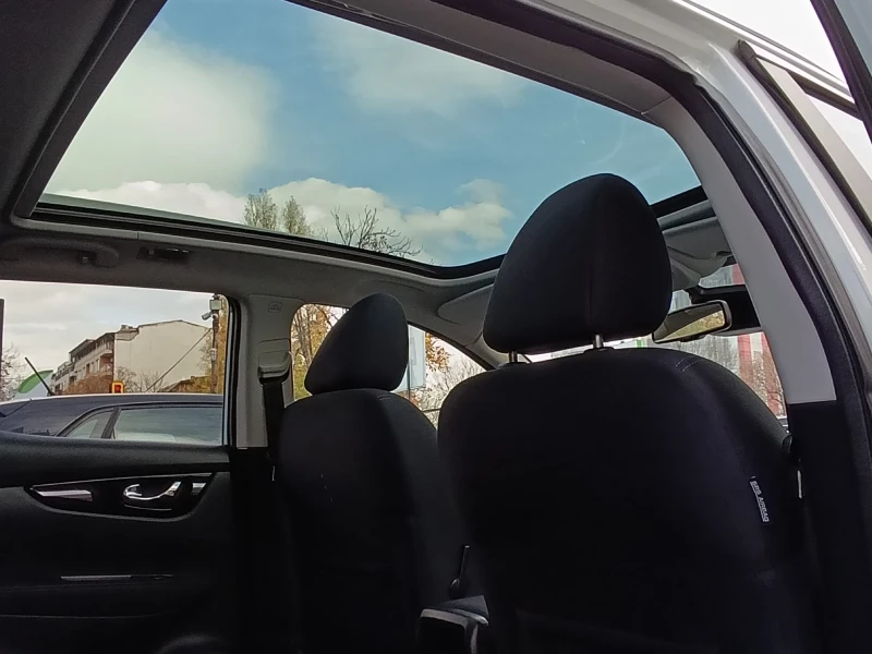 Nissan Qashqai 1.6dCi/4x4/Panorama/360cam/EVRO6/, снимка 13 - Автомобили и джипове - 52392359
