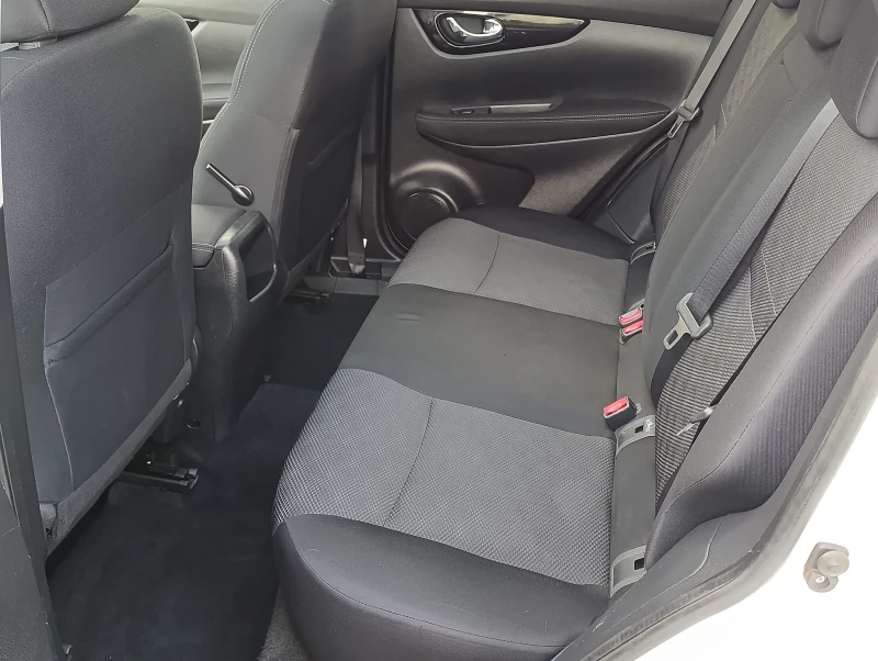 Nissan Qashqai 1.6dCi/4x4/Panorama/360cam/EVRO6/, снимка 12 - Автомобили и джипове - 52392359