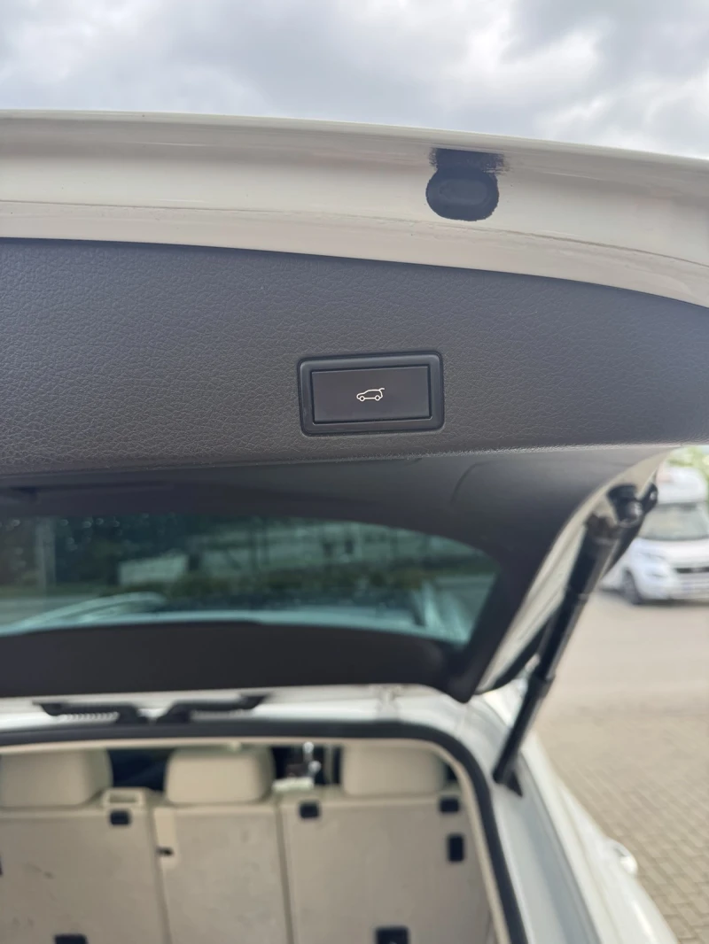 VW Touareg, снимка 8 - Автомобили и джипове - 52831734