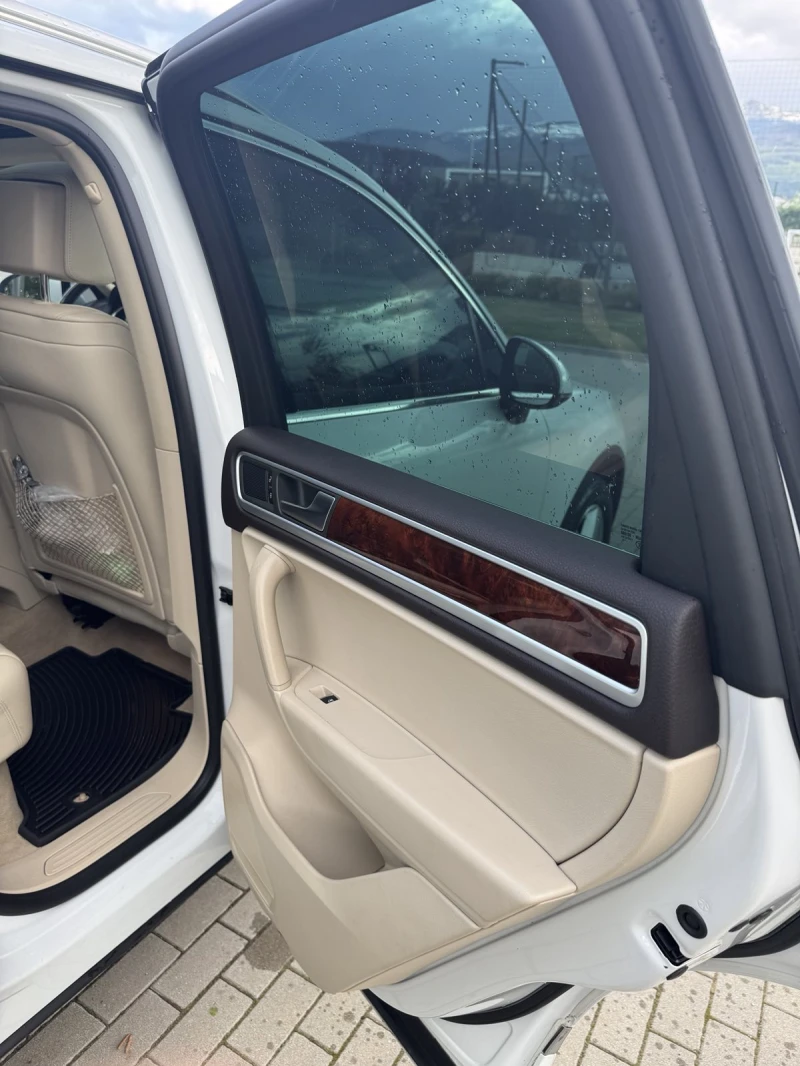 VW Touareg, снимка 12 - Автомобили и джипове - 52831734