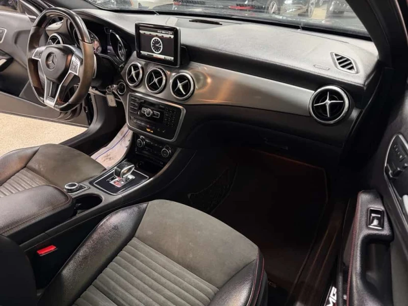 Mercedes-Benz GLA * 4MATIC 45 AMG * RARE FIND* * Modified Vehicle* *, снимка 14 - Автомобили и джипове - 53537500