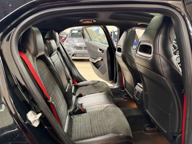 Mercedes-Benz GLA * 4MATIC 45 AMG * RARE FIND* * Modified Vehicle* *, снимка 16 - Автомобили и джипове - 53537500