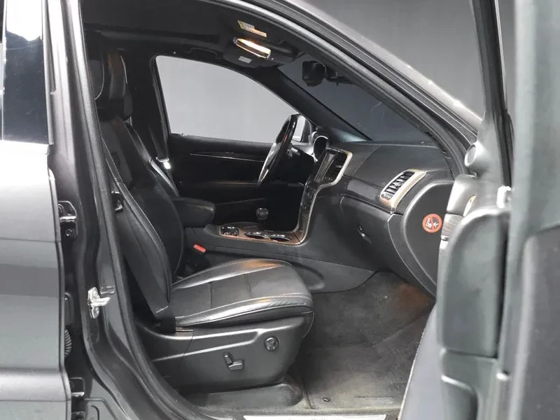 Jeep Cherokee 3.0D Overland - САМО 30% АВАНС, снимка 11 - Автомобили и джипове - 55662015