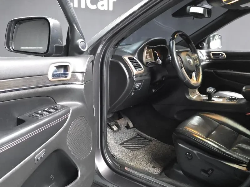 Jeep Cherokee 3.0D Overland - САМО 30% АВАНС, снимка 10 - Автомобили и джипове - 55662015