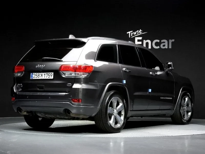 Jeep Cherokee 3.0D Overland - САМО 30% АВАНС, снимка 2 - Автомобили и джипове - 55662015