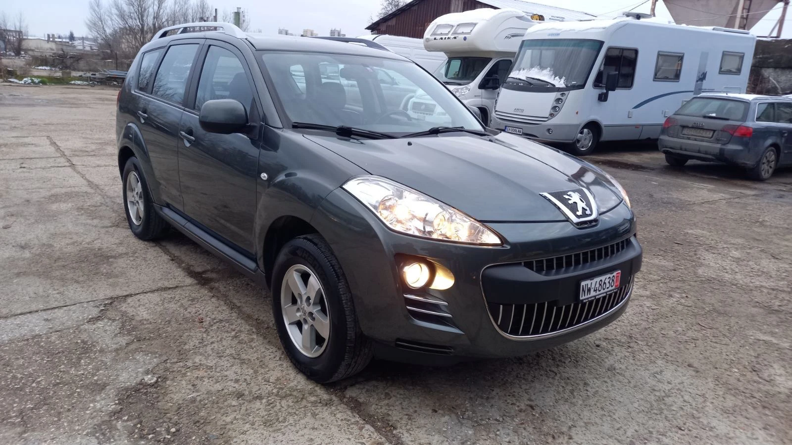 Peugeot 4007 2.4i/Бензин/4x4/Автоматик/7-Местен/Швейцария - изображение 2