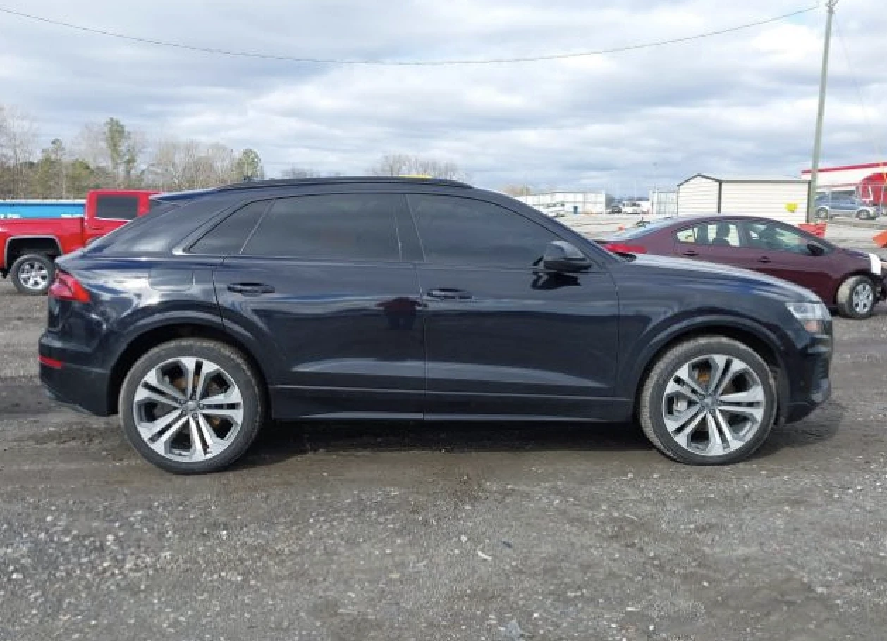 Audi Q8 B&O* DISTRONIC* LANE ASSIST* ПОДГРЕВ* 360* KEYLESS - изображение 8