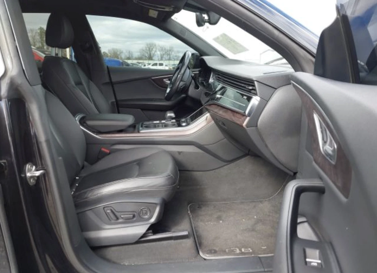 Audi Q8 B&O* DISTRONIC* LANE ASSIST* ПОДГРЕВ* 360* KEYLESS - изображение 9