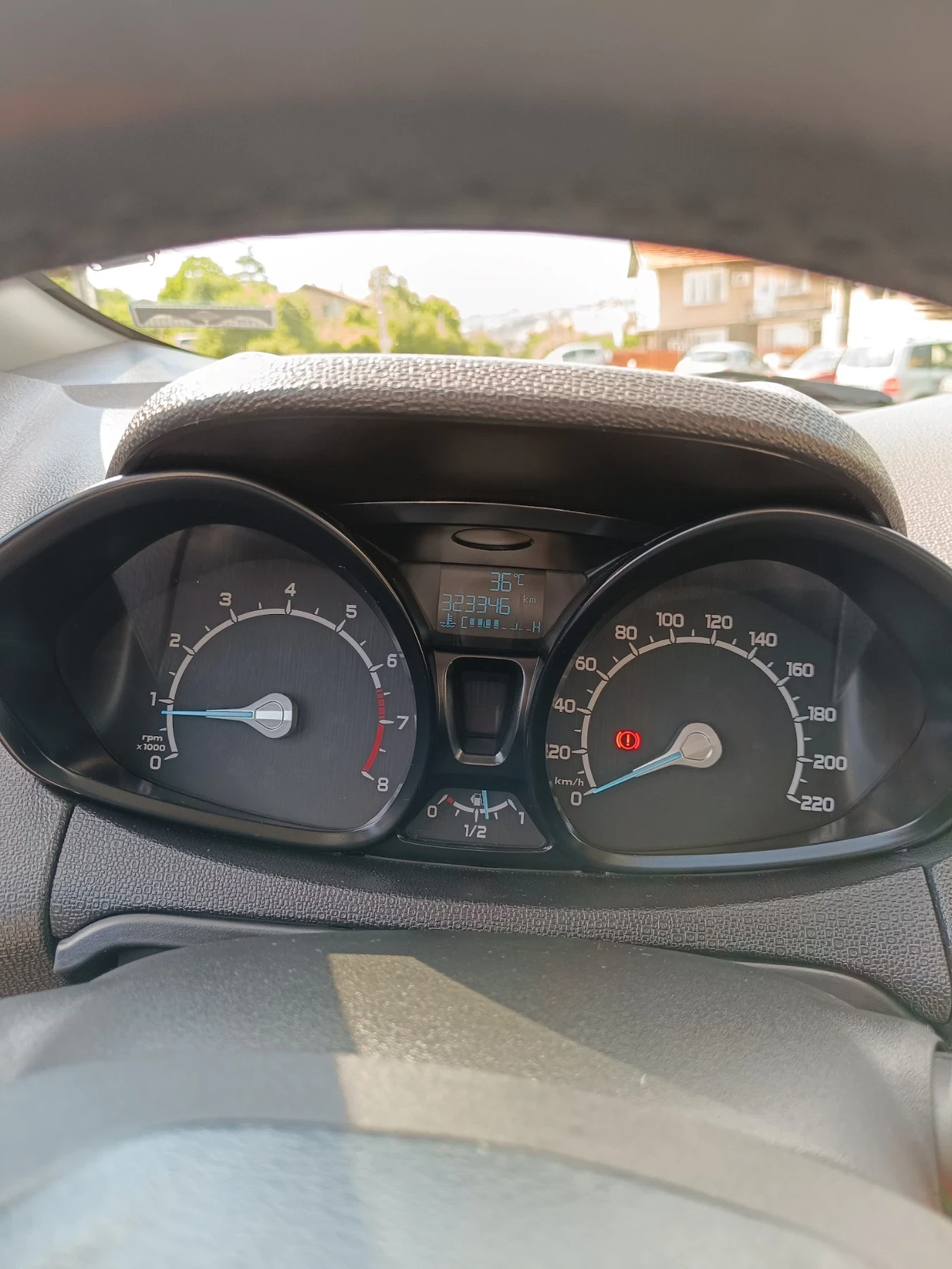 Ford EcoSport  - изображение 10