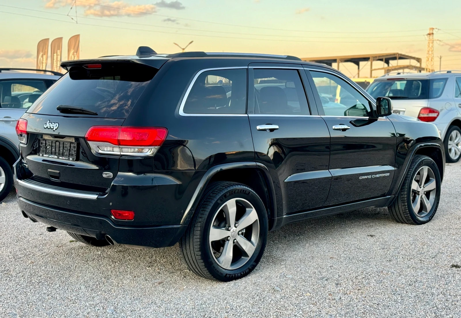 Jeep Grand cherokee OVERLAND 3.0d - изображение 6