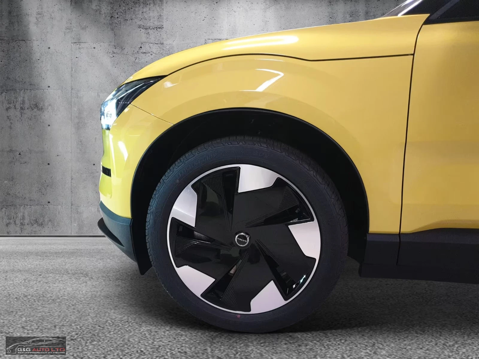 Volvo EX30 PLUS/EXTENDED-RANGE/272HP/KLESS/L.ASS/ACC/360/971f - изображение 5