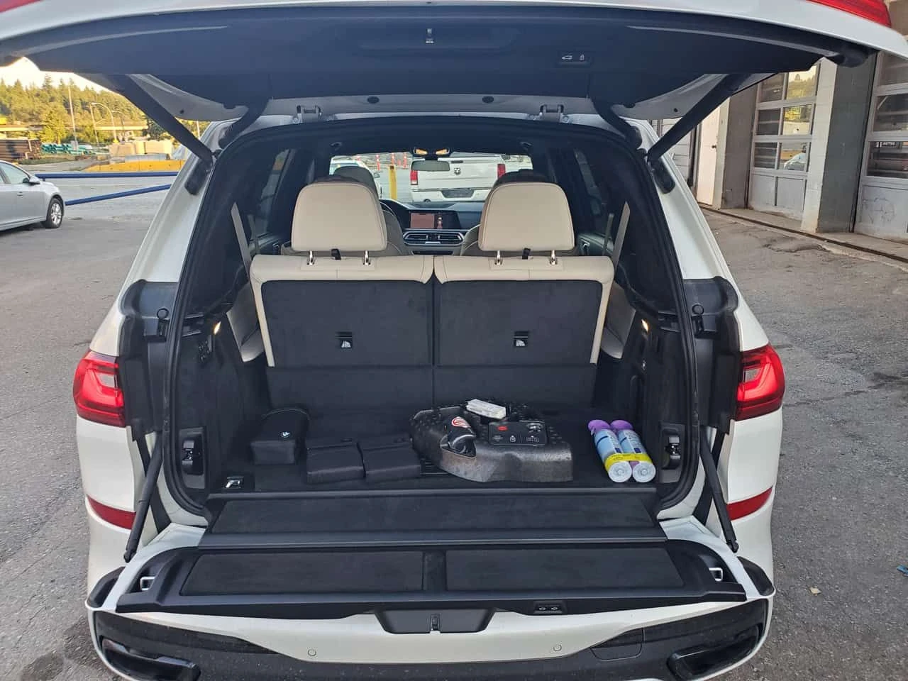 BMW X7 M50i | PANO | HUD | LASER | 360 | H/K | ОБДУХ | , снимка 15 - Автомобили и джипове - 53819526