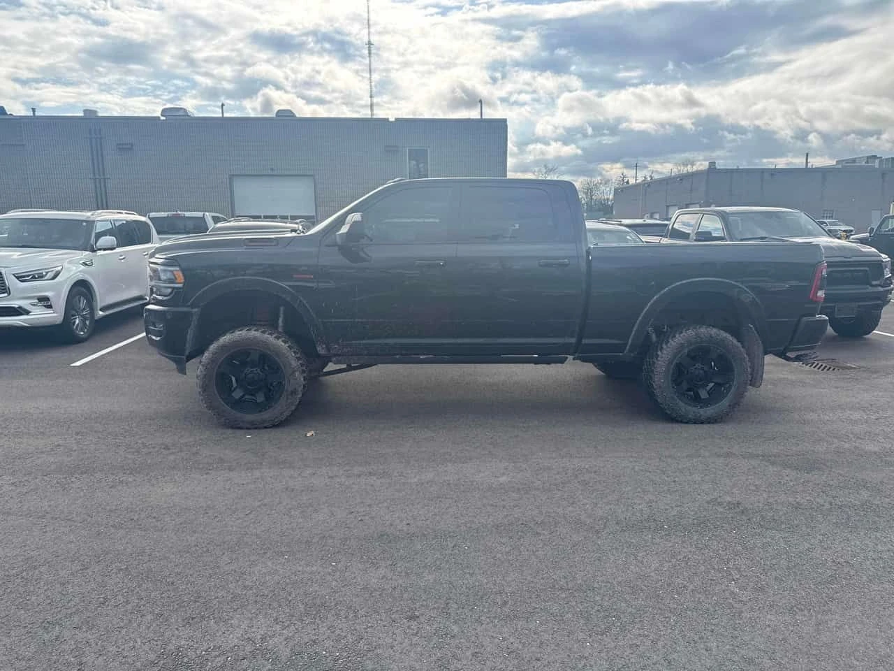 Dodge RAM 2500 * Laramie * PANO* KEYLESS* ПОДГРЕВ* , снимка 2 - Автомобили и джипове - 54366937