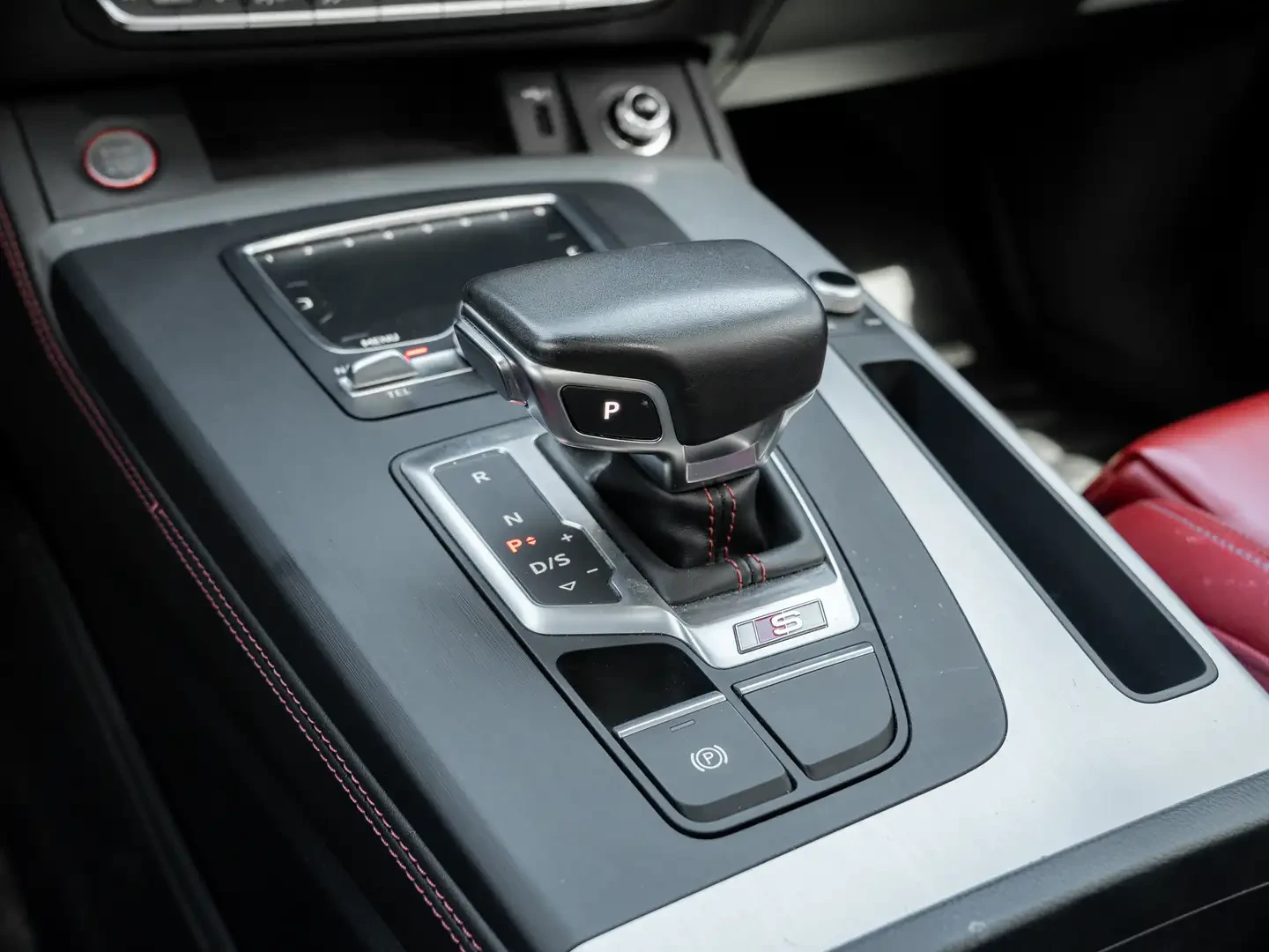 Audi SQ5 MATRIX* ПОДГРЕВ* КАМЕРА* ПАНОРАМА* , снимка 12 - Автомобили и джипове - 54831029