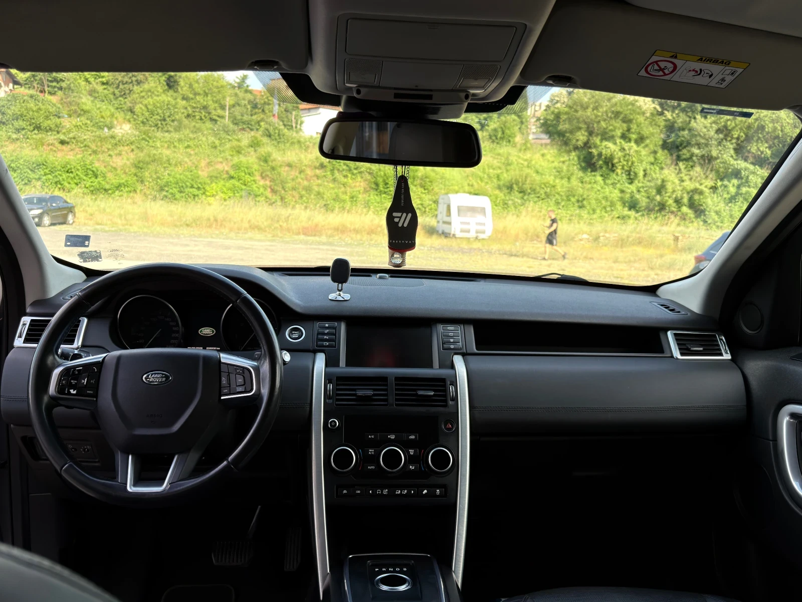 Land Rover Discovery Sport КОЖА/4х4/Камера, снимка 12 - Автомобили и джипове - 54981499