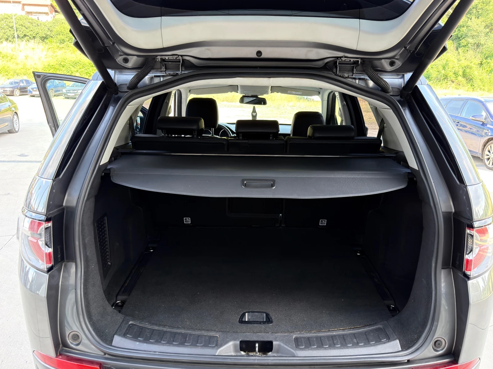 Land Rover Discovery Sport КОЖА/4х4/Камера, снимка 13 - Автомобили и джипове - 54981499