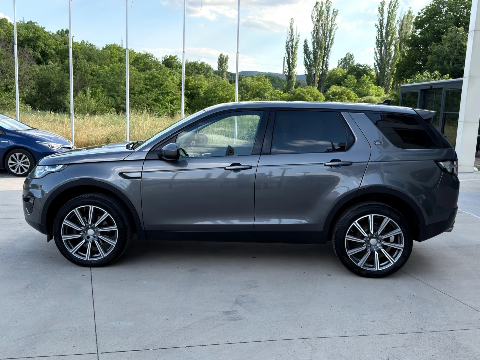 Land Rover Discovery Sport КОЖА/4х4/Камера, снимка 2 - Автомобили и джипове - 54981499