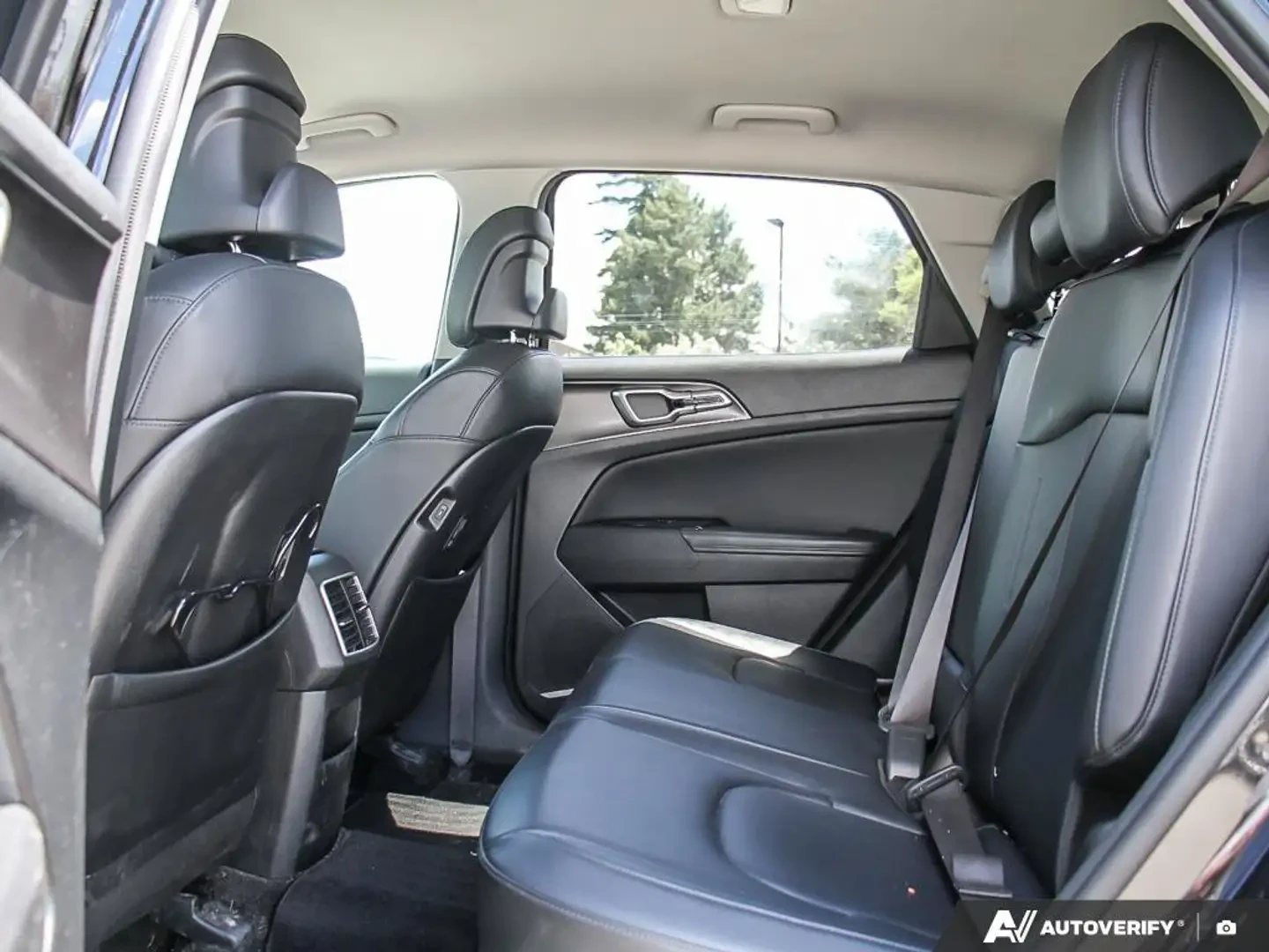 Kia Sportage Sportage Hybrid, снимка 16 - Автомобили и джипове - 55046017