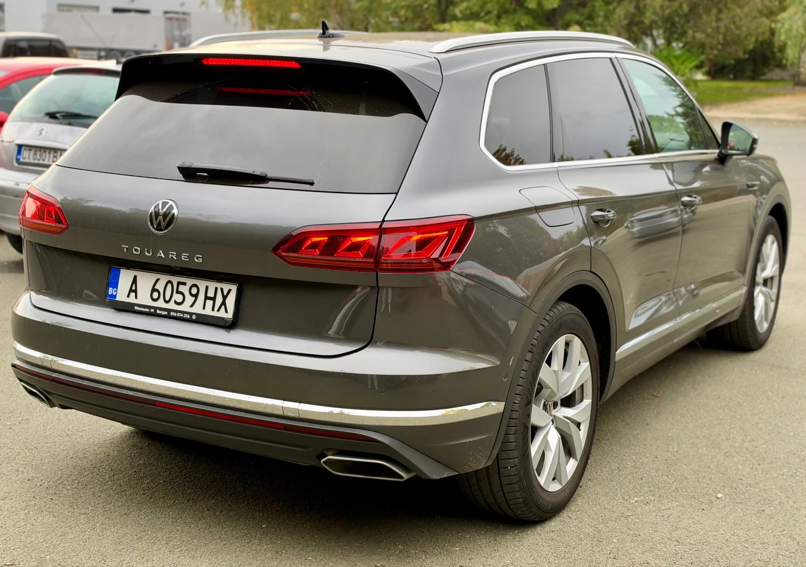 VW Touareg 3.0 TDI, Matrix , Soft Close, Keyless, снимка 3 - Автомобили и джипове - 56608979