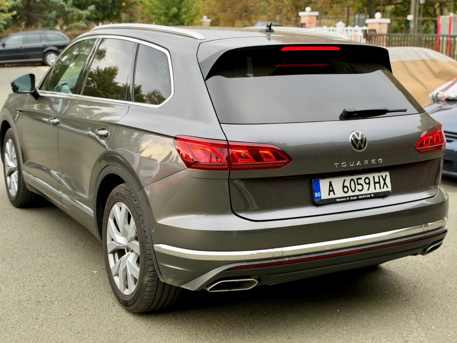 VW Touareg 3.0 TDI, Matrix , Soft Close, Keyless, снимка 4 - Автомобили и джипове - 56608979