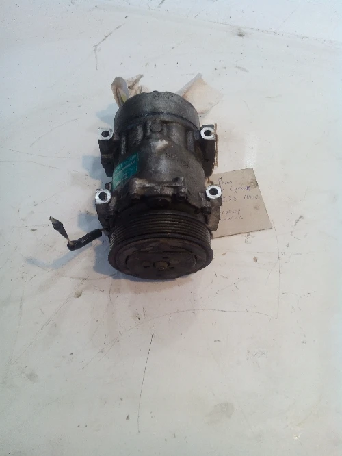 Компресор климатик за Рено Меган Сценик 2.0 бензин