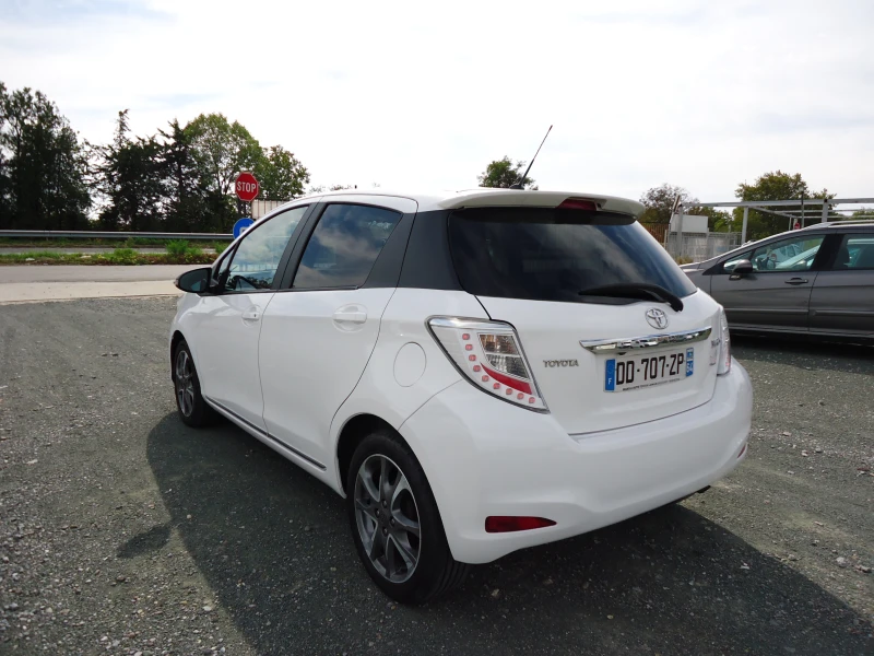 Toyota Yaris 1.33 Dual VVT-i, Камера, Климатроник, снимка 4 - Автомобили и джипове - 47523682