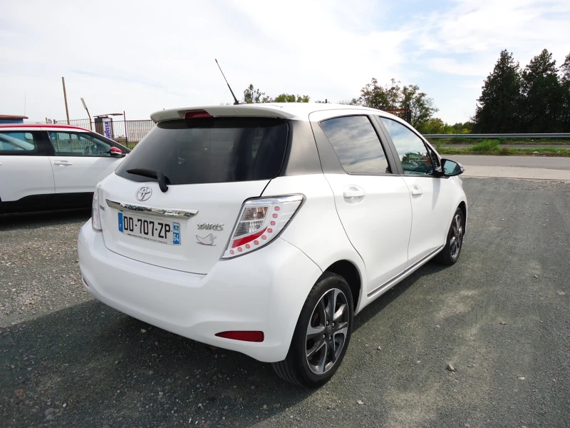 Toyota Yaris 1.33 Dual VVT-i, Камера, Климатроник, снимка 2 - Автомобили и джипове - 47523682