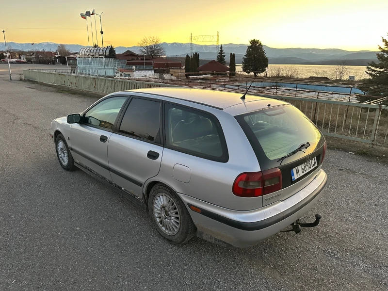 Volvo V40, снимка 3 - Автомобили и джипове - 48522435