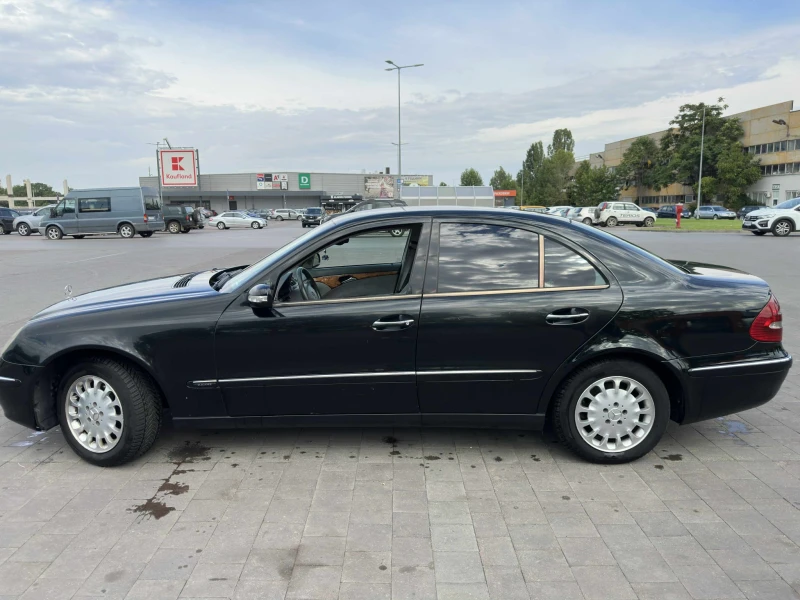 Mercedes-Benz E 220, снимка 8 - Автомобили и джипове - 51910081