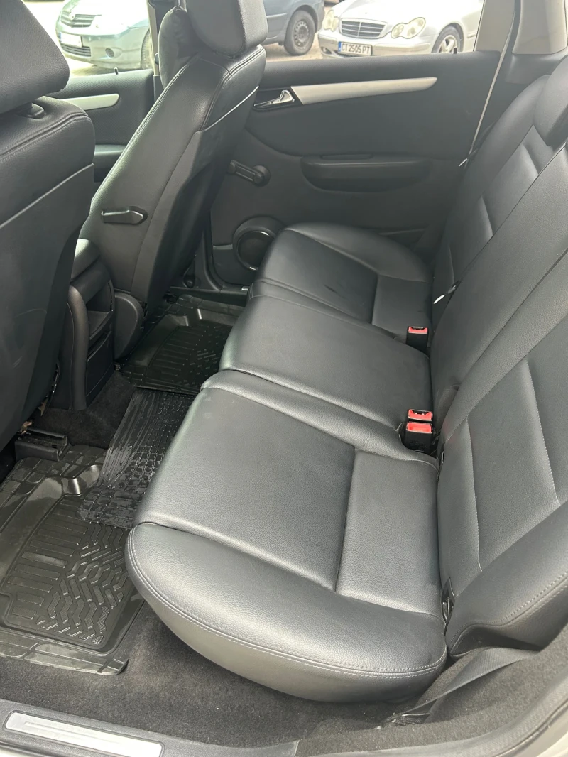 Mercedes-Benz B 180, снимка 12 - Автомобили и джипове - 52540135