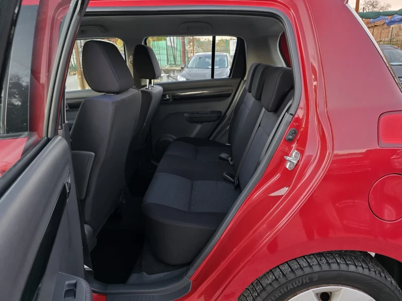 Suzuki Swift 1.3i 4х4 90K.C. / КЛИМАТИК / , снимка 8 - Автомобили и джипове - 52242813