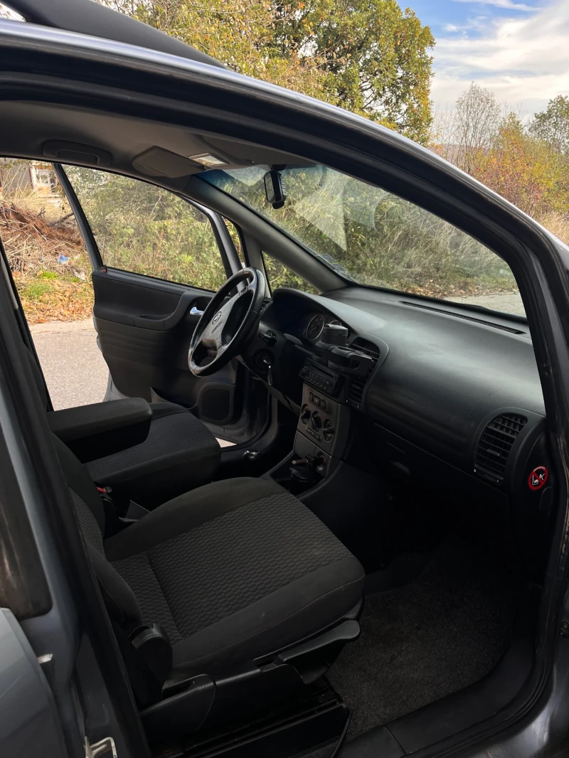 Opel Zafira, снимка 9 - Автомобили и джипове - 52263565