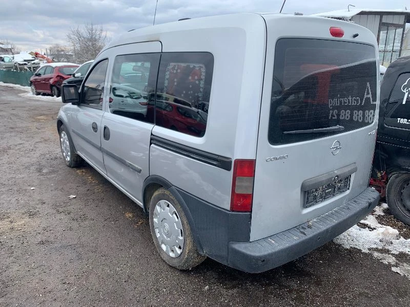 Opel Combo 1.6i,EcoM,CNG,97кс.,2010г., снимка 4 - Автомобили и джипове - 35963597