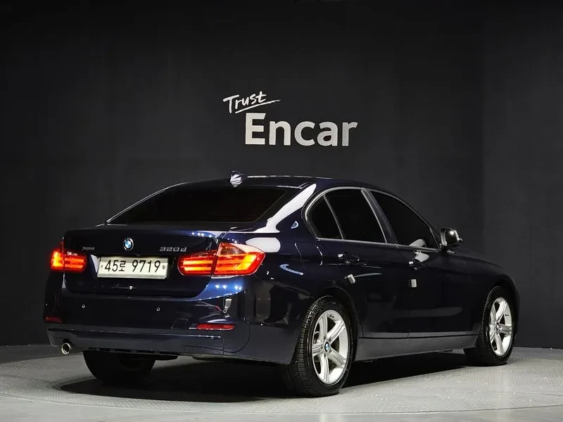 BMW 320 xDrive, снимка 2 - Автомобили и джипове - 53715386