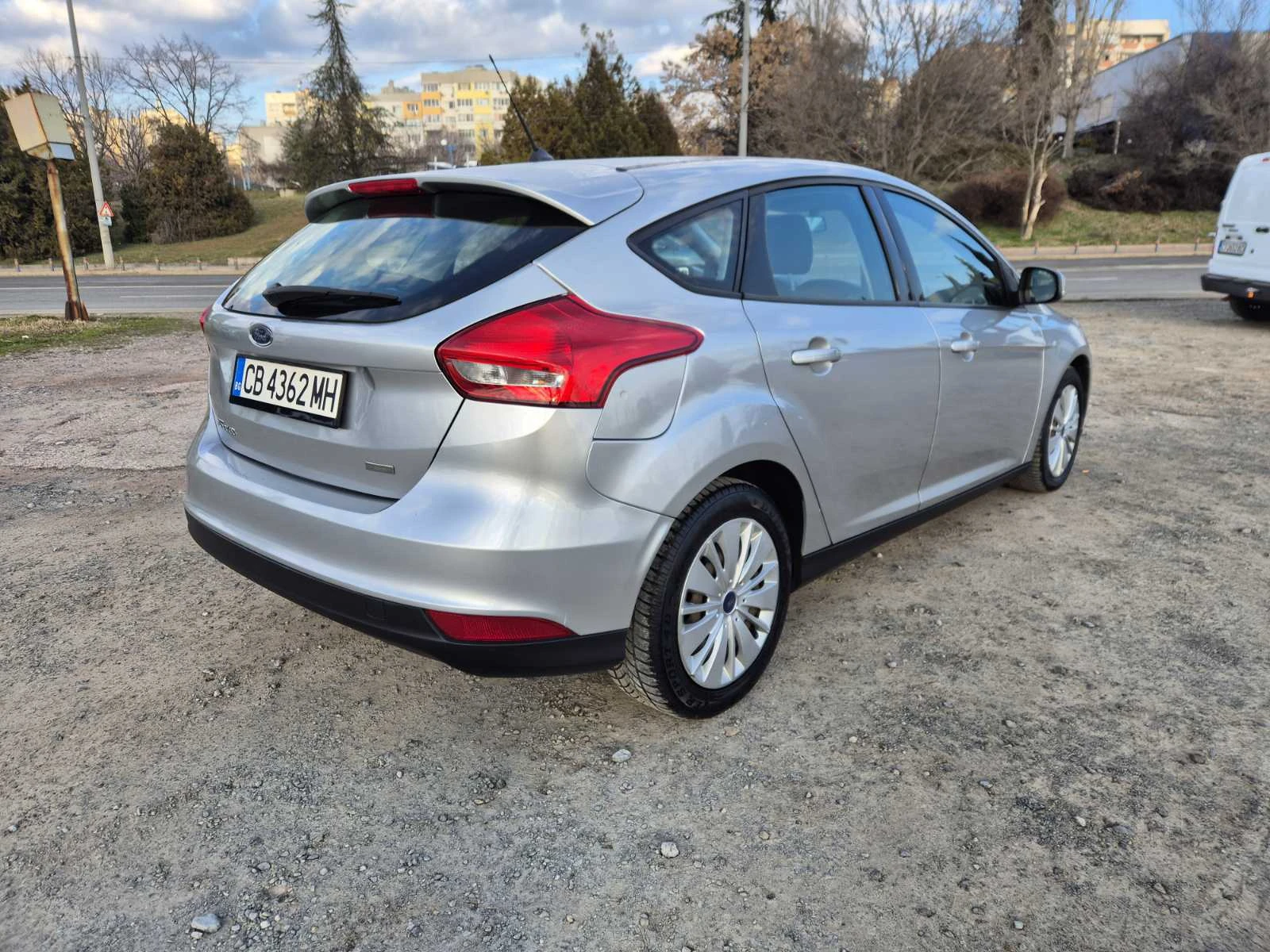 Ford Focus 1.0i Ecoboost - изображение 5