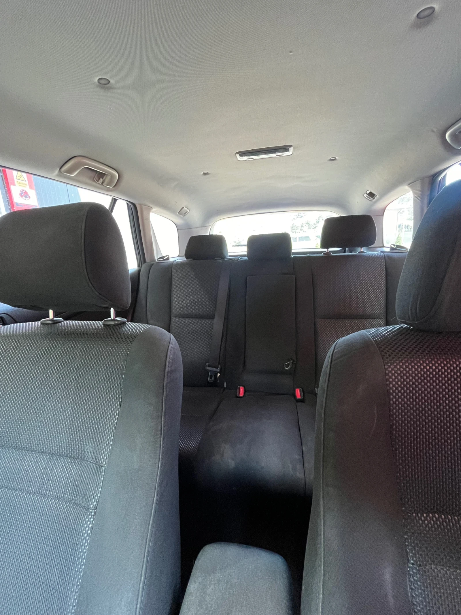 Toyota Avensis D4D 2.0d - изображение 9