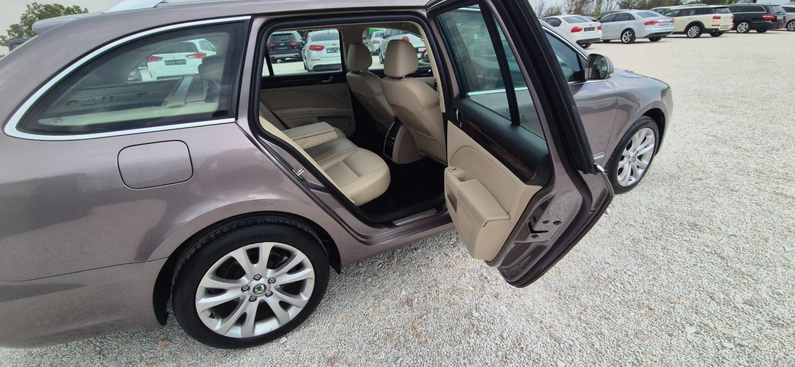 Skoda Superb 2.0TDI/PODGREV/NAVI/KOJA/MAXX FULL - изображение 8