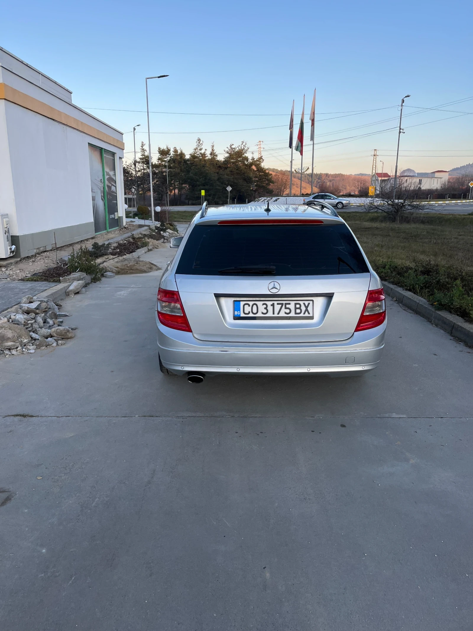 Mercedes-Benz C 220, снимка 3 - Автомобили и джипове - 53633544