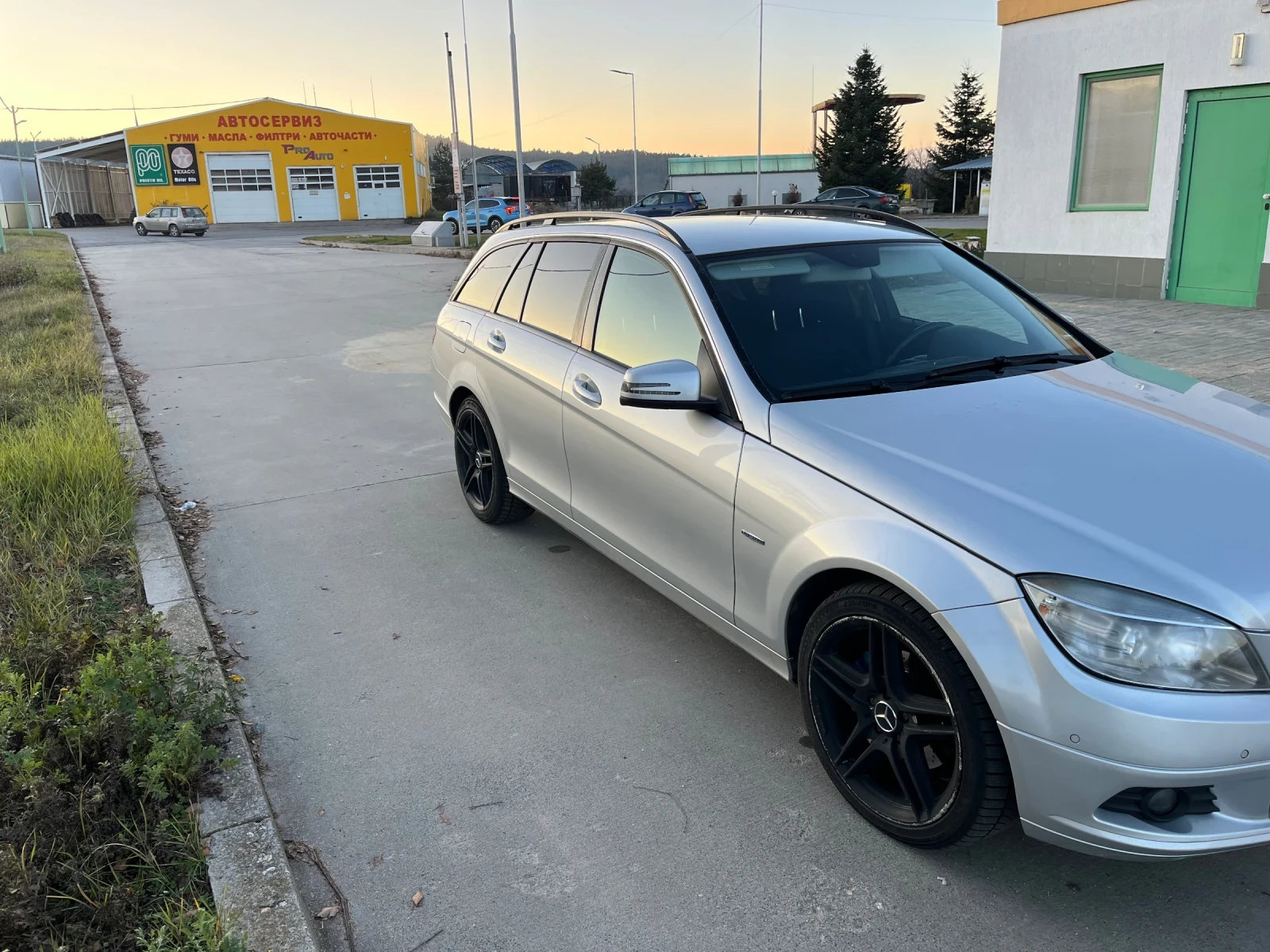 Mercedes-Benz C 220, снимка 5 - Автомобили и джипове - 53633544