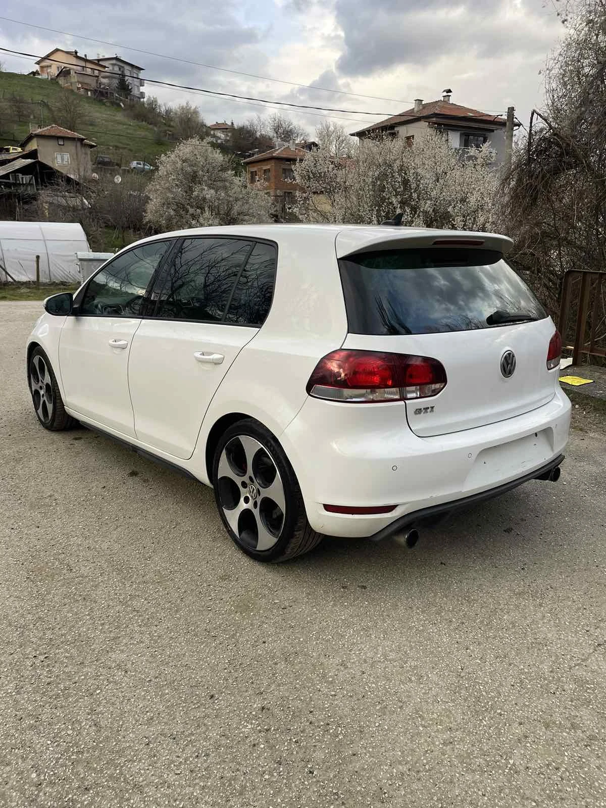 VW Golf 6 GTI 2.0TSI, снимка 5 - Автомобили и джипове - 53939488