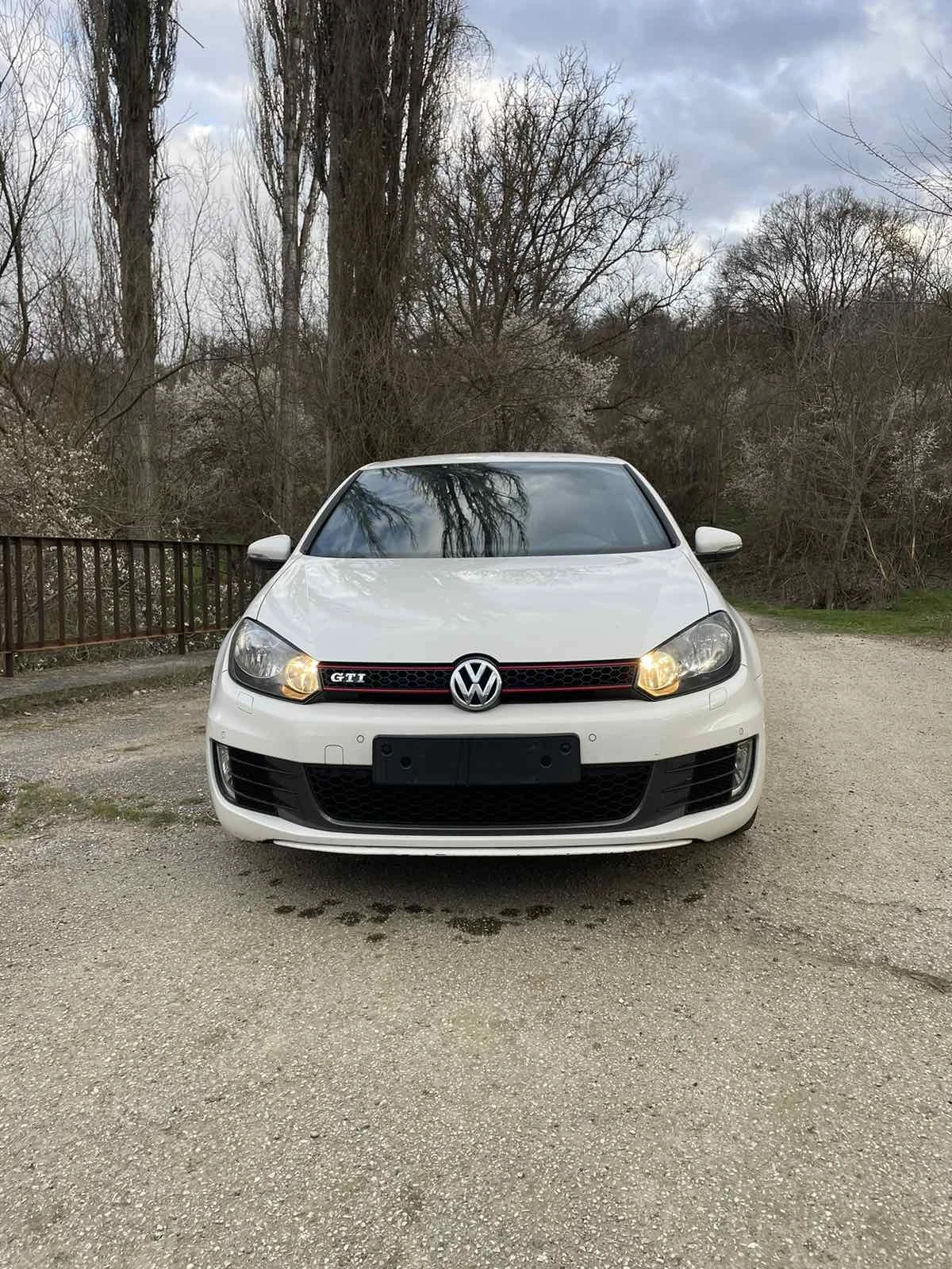 VW Golf 6 GTI 2.0TSI, снимка 8 - Автомобили и джипове - 53939488