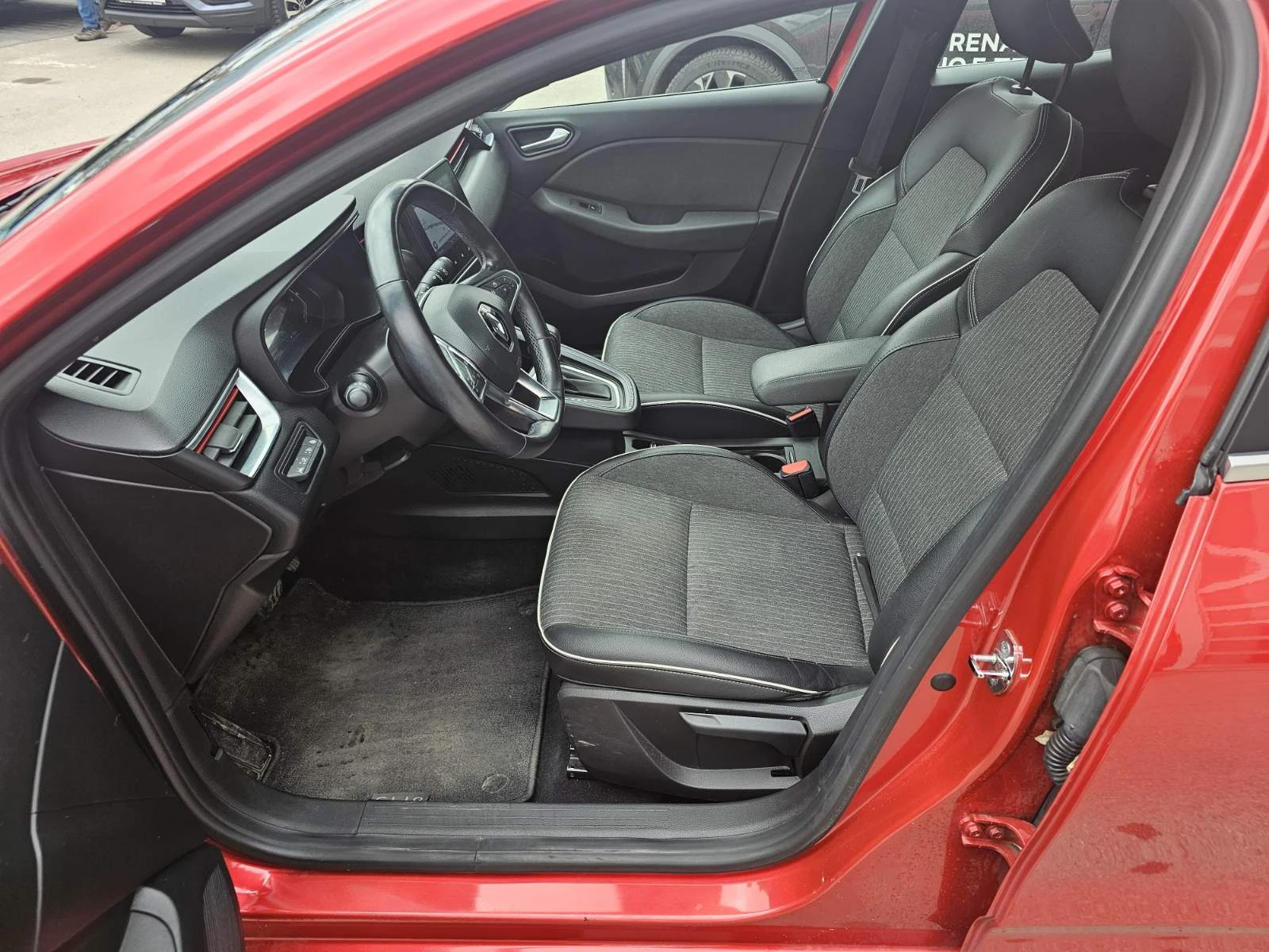 Renault Clio 1.0 TCe 90 Stop&Start EDC, снимка 14 - Автомобили и джипове - 53962677