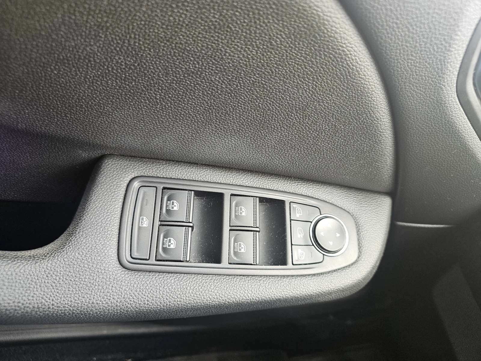 Renault Clio 1.0 TCe 90 Stop&Start EDC, снимка 13 - Автомобили и джипове - 53962677