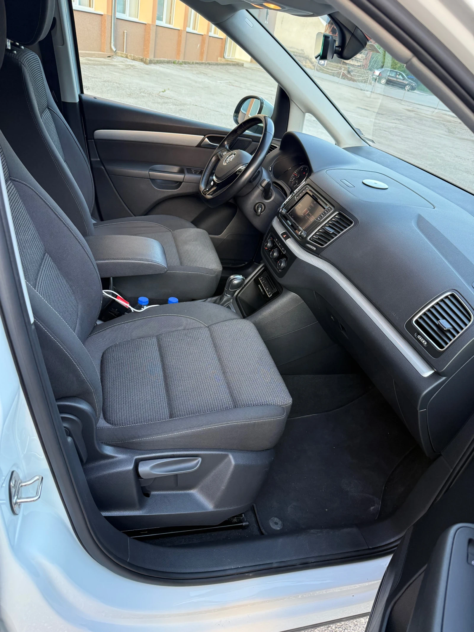 VW Sharan 2.0 TDI Facelift, снимка 7 - Автомобили и джипове - 54722432