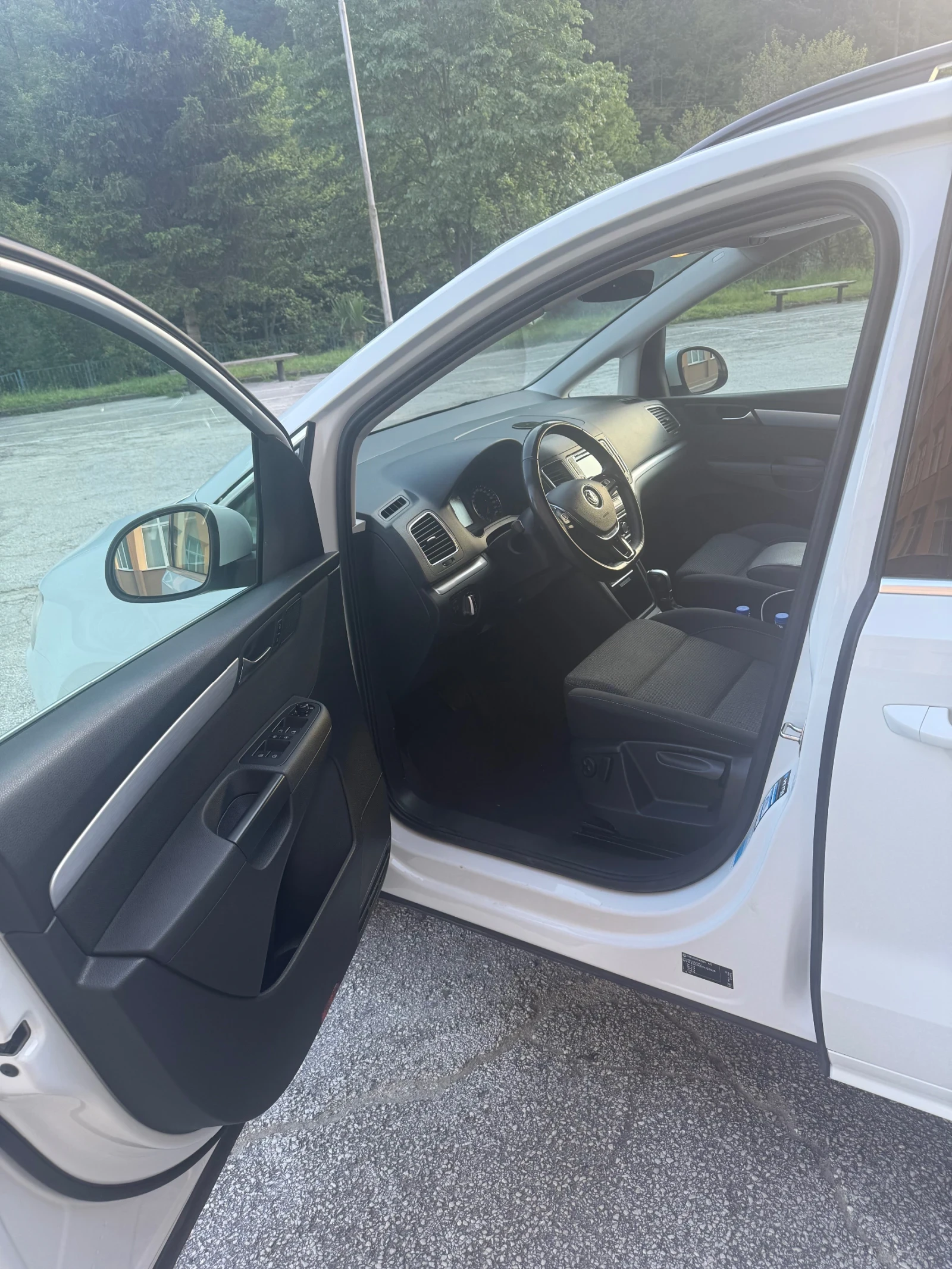VW Sharan 2.0 TDI Facelift, снимка 6 - Автомобили и джипове - 54722432